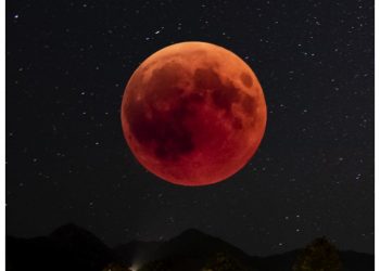 cropped-red-moon-10.jpg