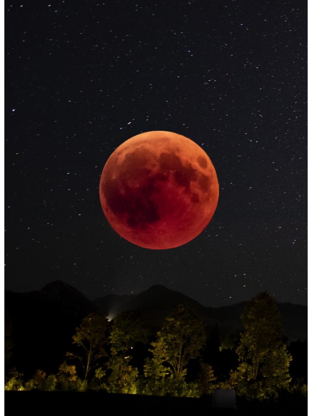 Blood Moon 2022: Why the Moon Turns Red During a Total Lunar Eclipse?