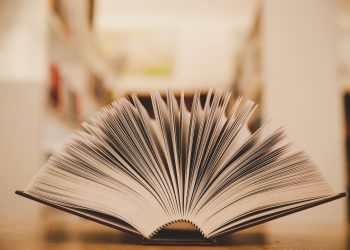 Best Chemistry Books for NEET 2025 Preparation