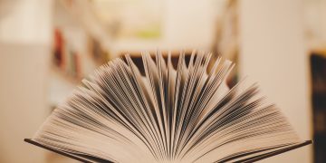 Best Chemistry Books for NEET 2025 Preparation